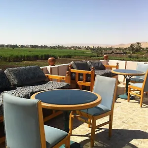 Hotel New Memnon